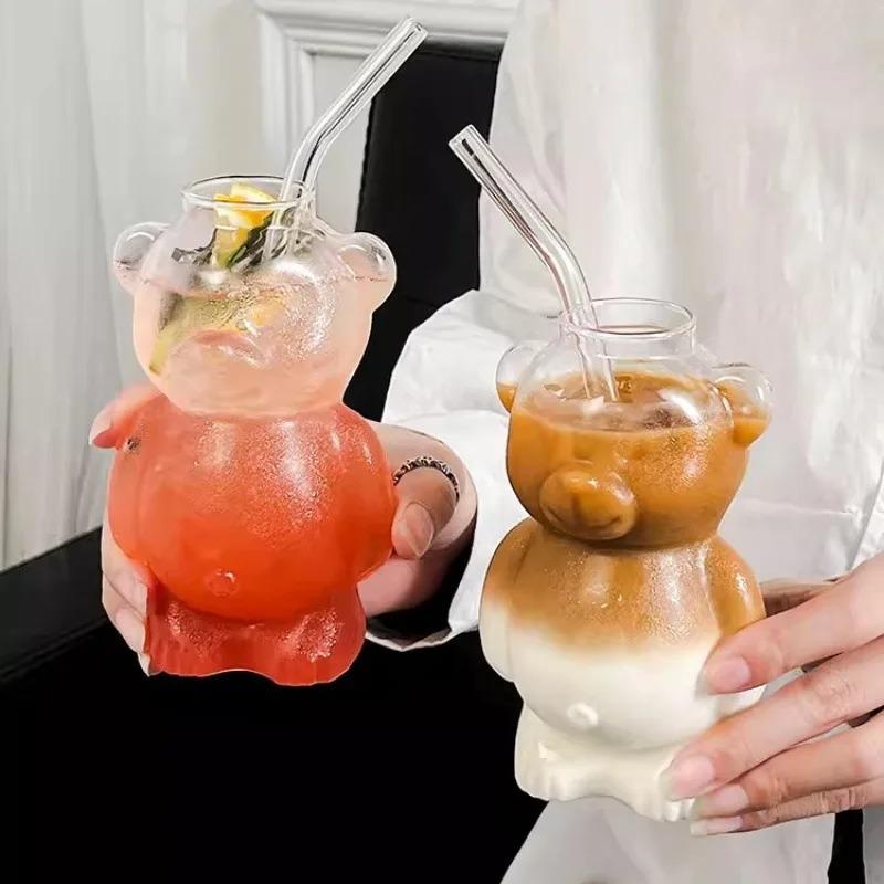 Bärenglas mit Strohhalm 340ml - Süßer Glas Becher in Bärenform - Eiskaffee Becher, Matcha Glas, Cocktailglas - Trinkglas Kawaii Design Geschenkidee